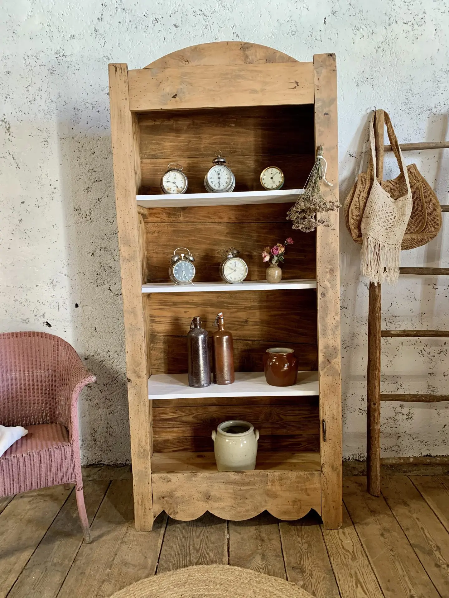 décorer votre intérieur de manière responsable bonnetière déco d'avant meuble ancien restauré